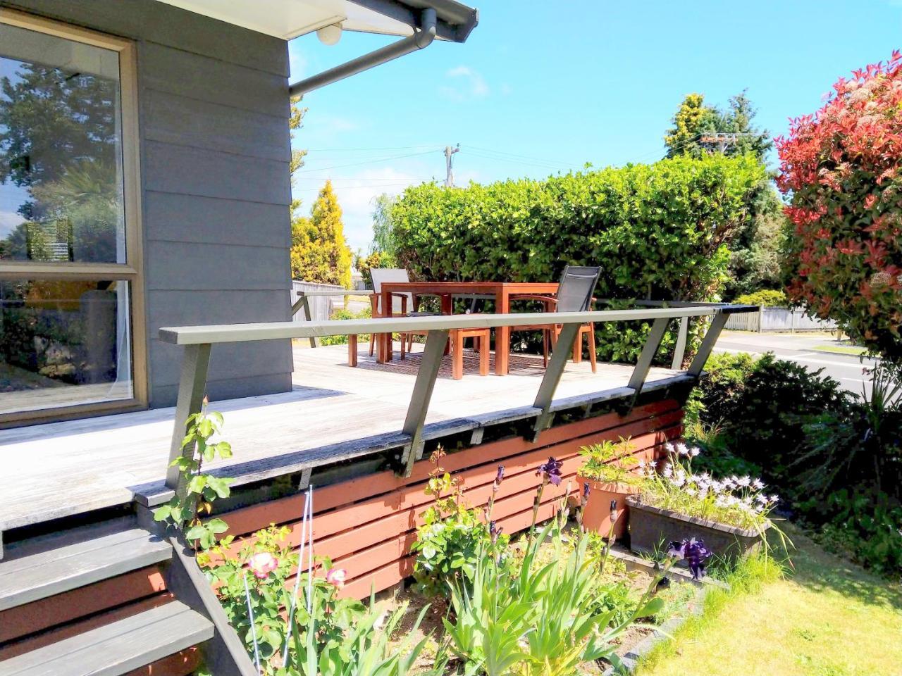 Bram'S Bach Villa Lago Lago Taupo Exterior foto