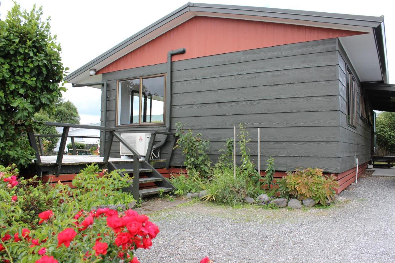 Bram'S Bach Villa Lago Lago Taupo Exterior foto