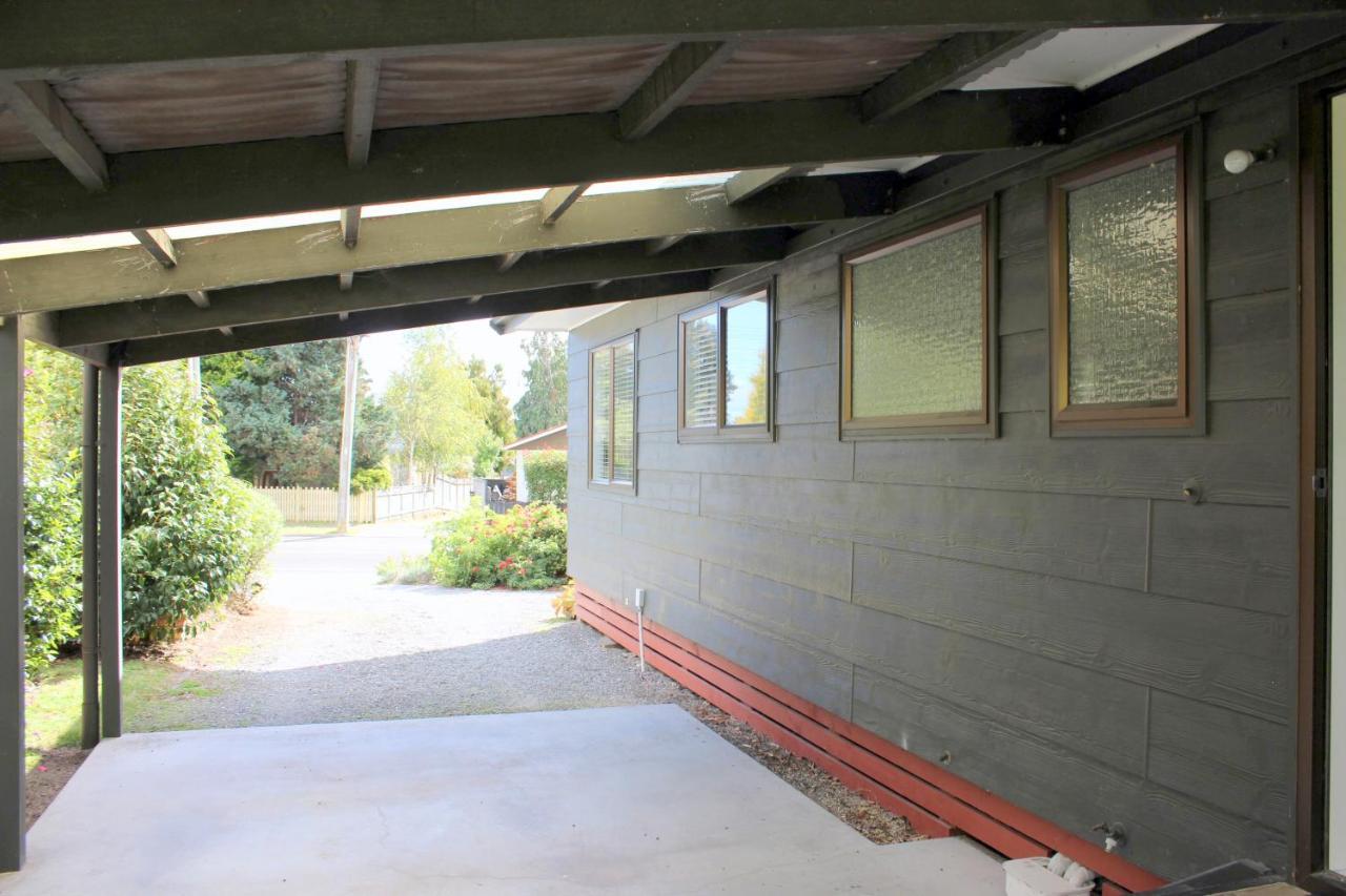 Bram'S Bach Villa Lago Lago Taupo Exterior foto